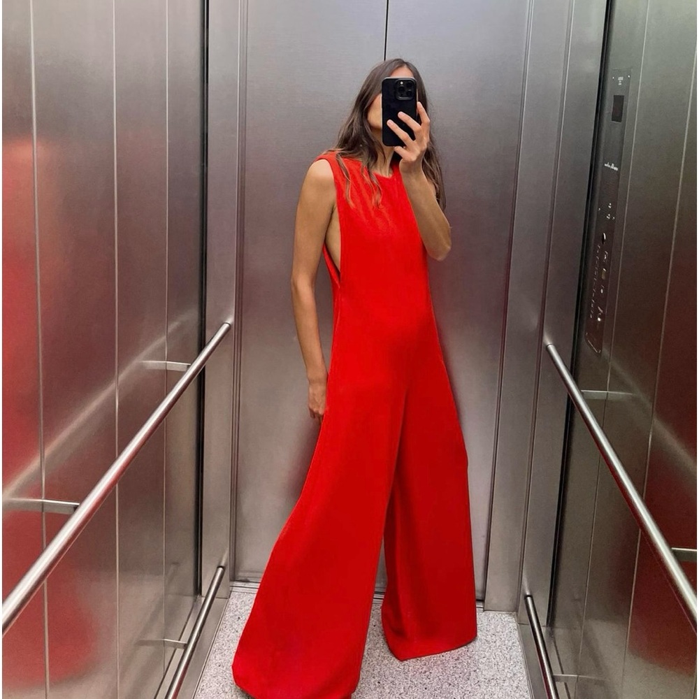Sleeveless jumpsuit